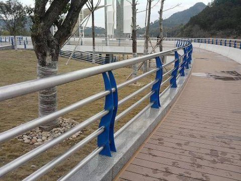 草坪护栏安装过程中小常识